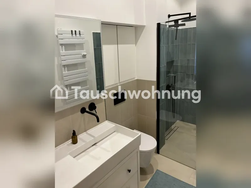 Tauschwohnung: Hinterhauswohnung Altbau mit Balkon frisch saniert — photo 1